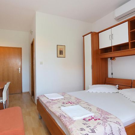 Apartments By The Sea Zivogosce - Blato, Makarska - 1057 Blato  Rom bilde