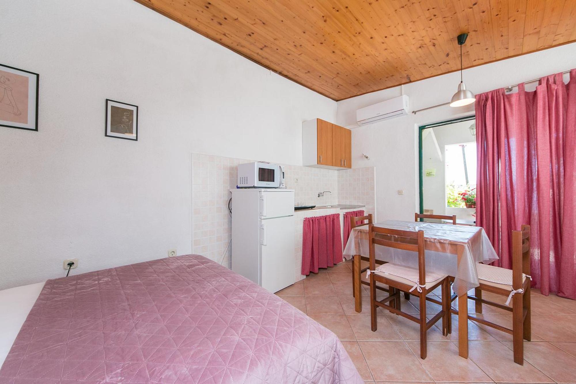 Apartments By The Sea Zivogosce - Blato, Makarska - 1057 Blato  Rom bilde